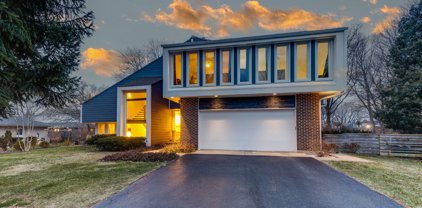 1033 Hibbard Road, Wilmette