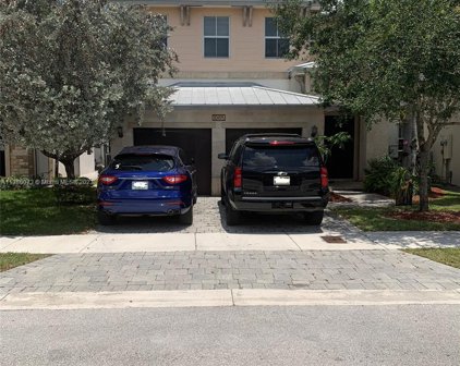 10495 Nw 69th Ter, Doral