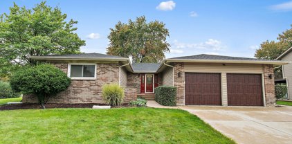 1680 Dakota Drive, Elk Grove Village