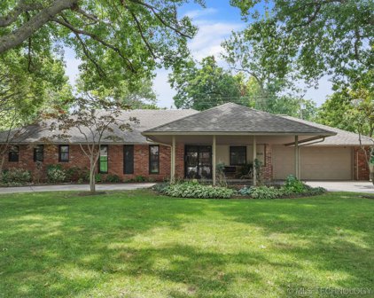 2626 E 58th Street, Tulsa