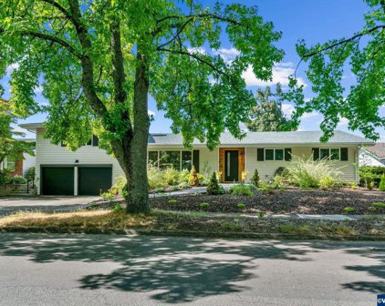 1495 Ewald Av, Salem