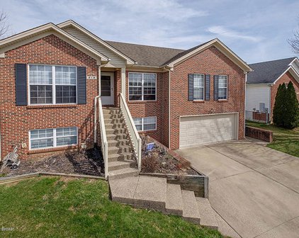 218 Woodfield Cir, Shelbyville