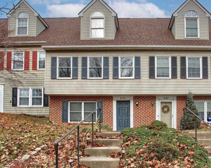833 Hershey Ave, Lancaster