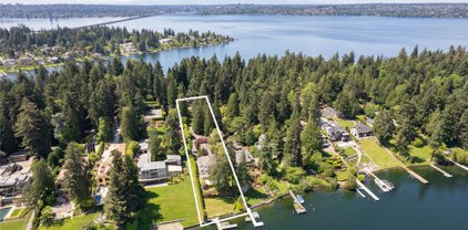 3622 Hunts Point Road, Bellevue