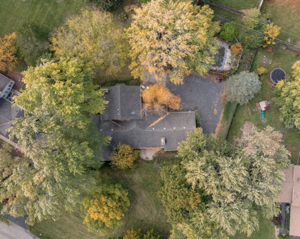 749 N Sharon Drive, Woodstock