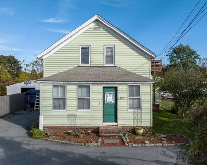 3273 East Main Road, Portsmouth