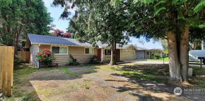 916 26th Street NW, Puyallup