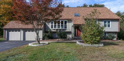 423 Massapoag Ave, Sharon
