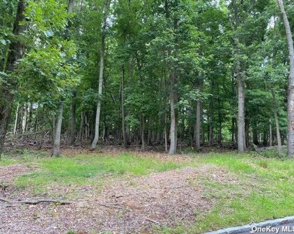 V/L W Meadow Road, E. Setauket