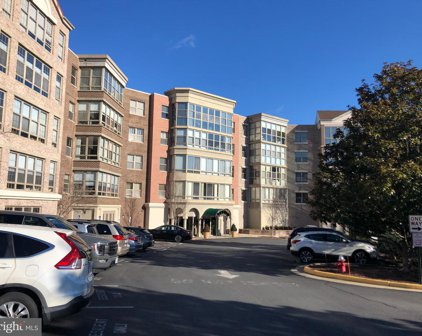 19350 Magnolia Grove Sq Unit #205, Leesburg