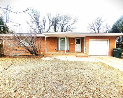 2315 2nd Ave., Dodge City