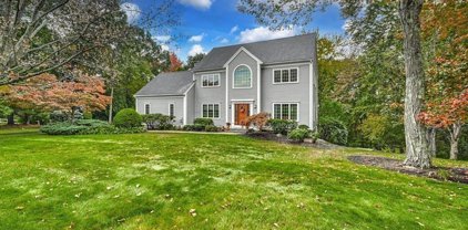 4 John Pratt Cir, Westborough