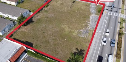 837 W Pembroke Rd, Hallandale Beach