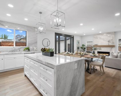 1030 Iris Street, Redwood City