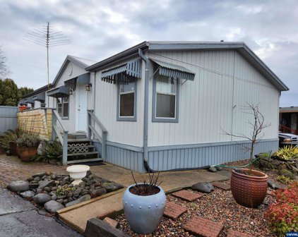 830 N Main St