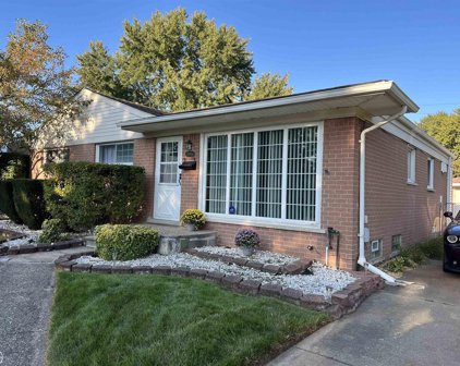 35906 REWA, Clinton Twp