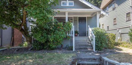 5329 7th Avenue NE, Seattle