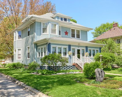 203 S Division Street, Mahomet