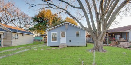 135 E Bernard Street, Clute