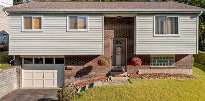 527 Pointview Rd, Brentwood
