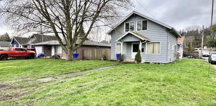 1127 N 1ST AVE, Kelso