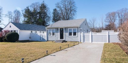 75 Collins  Avenue, Warwick