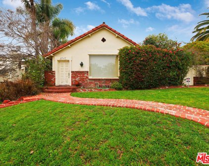 2717 Patricia Avenue, Los Angeles