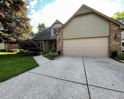 15070 PLYMOUTH CROSSING, Plymouth Twp