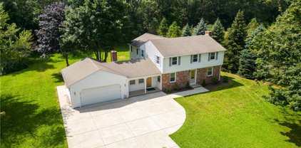135 Warren Avenue, Seekonk
