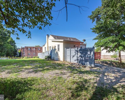 5106 D St Se, Washington
