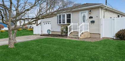 43 Lafayette Road, West Babylon