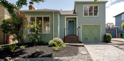 2812 Marina Dr, Alameda