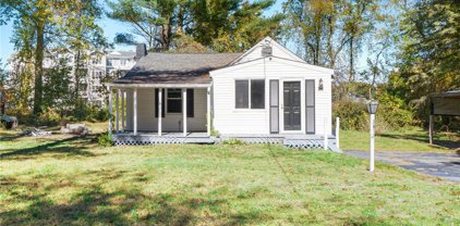 84 Hospital Road, East Providence