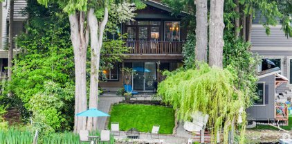 25806 W Lake Wilderness Drive SE, Maple Valley