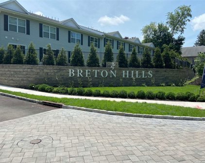 103 Breton Way Unit #103, Glen Cove