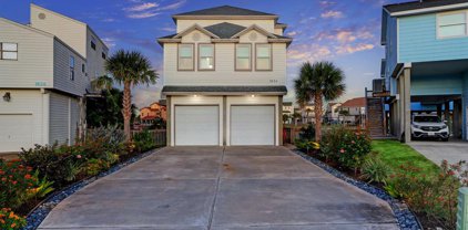 1834 Tiki Drive Drive, Tiki Island