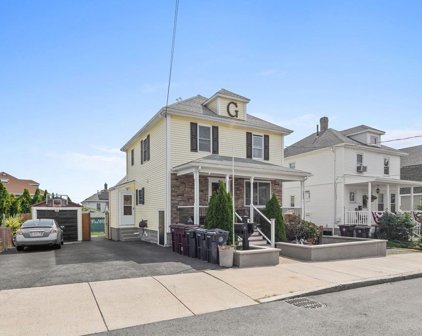 39 Adams Ave., Everett