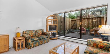 1745 Esquimalt Avenue Unit 107, West Vancouver