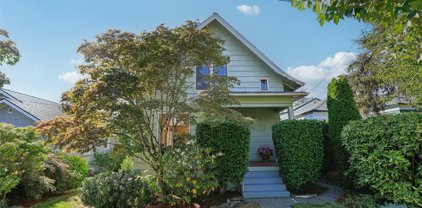 8251 Densmore Avenue N, Seattle