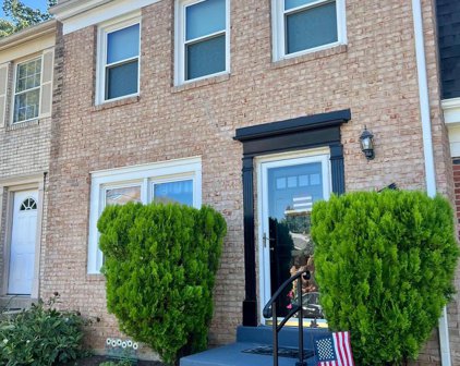 2001 Mayflower Dr, Woodbridge