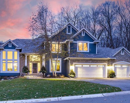 2351 Hunter Drive, Chanhassen