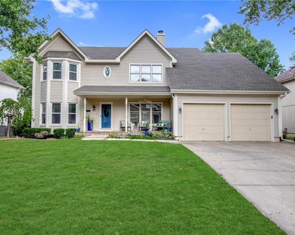 2206 NE Greenwich Court, Blue Springs
