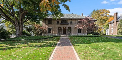 727 Plymouth Avenue SE, East Grand Rapids