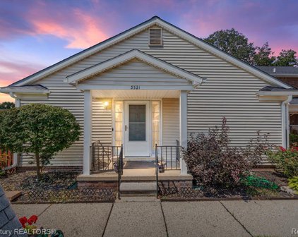 3521 CROOKS, Royal Oak