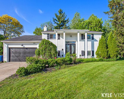2206 Stratford Court SE, East Grand Rapids