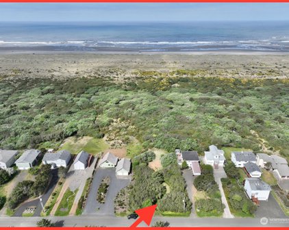 327 Sand Dune Avenue SW, Ocean Shores