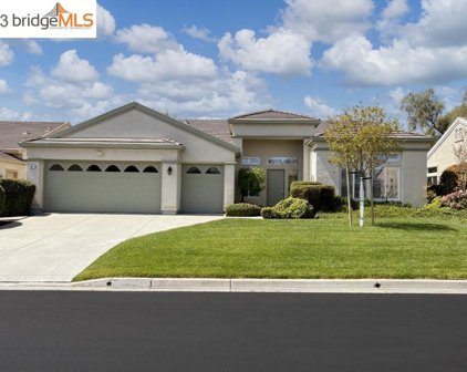 541 Central Park Pl., Brentwood