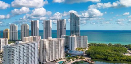 300 Bayview Dr Unit #402, Sunny Isles Beach