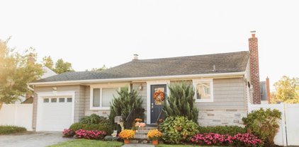 78 Lockwood Avenue, Farmingdale