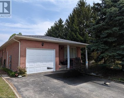 2 PIPERS GREEN Court, Kitchener